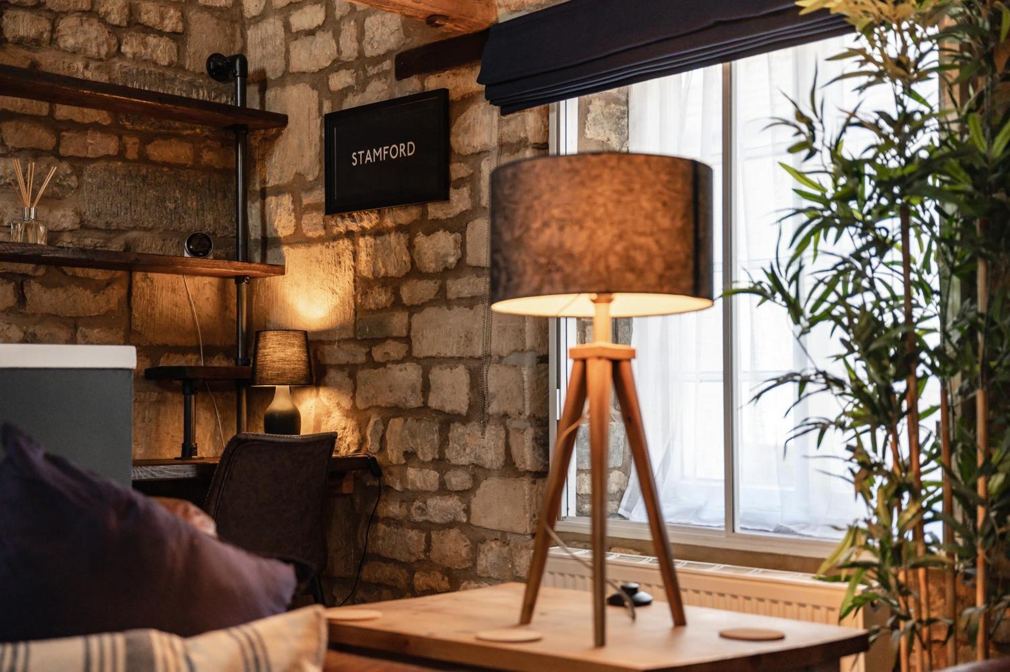 Luxury Town Centre Loft Apartment In Converted Granary Stamford Exterior photo