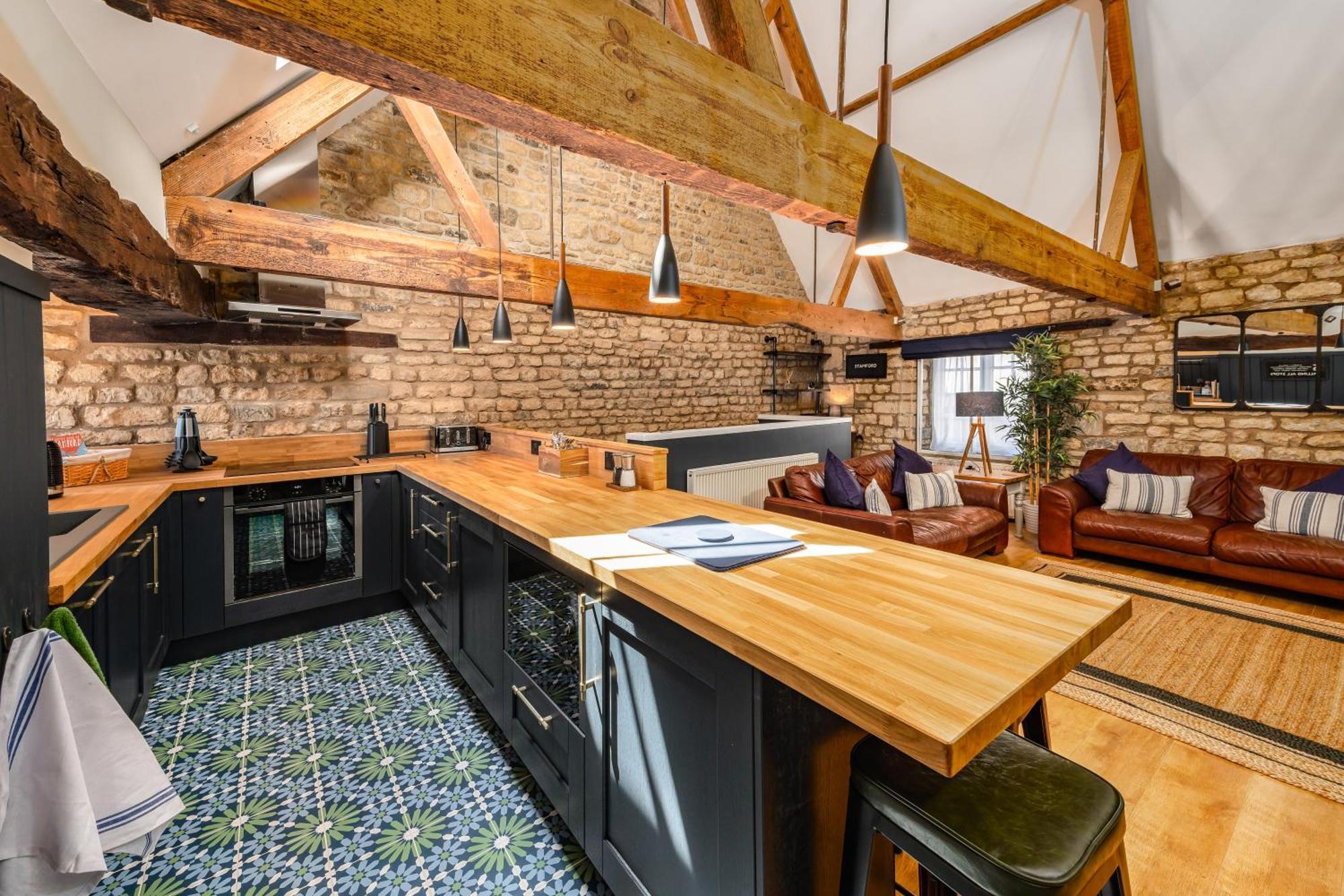 Luxury Town Centre Loft Apartment In Converted Granary Stamford Exterior photo
