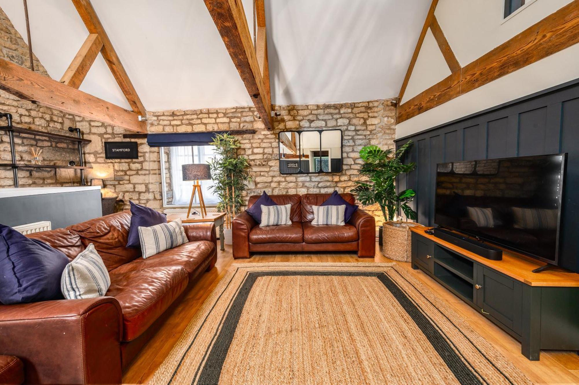 Luxury Town Centre Loft Apartment In Converted Granary Stamford Exterior photo